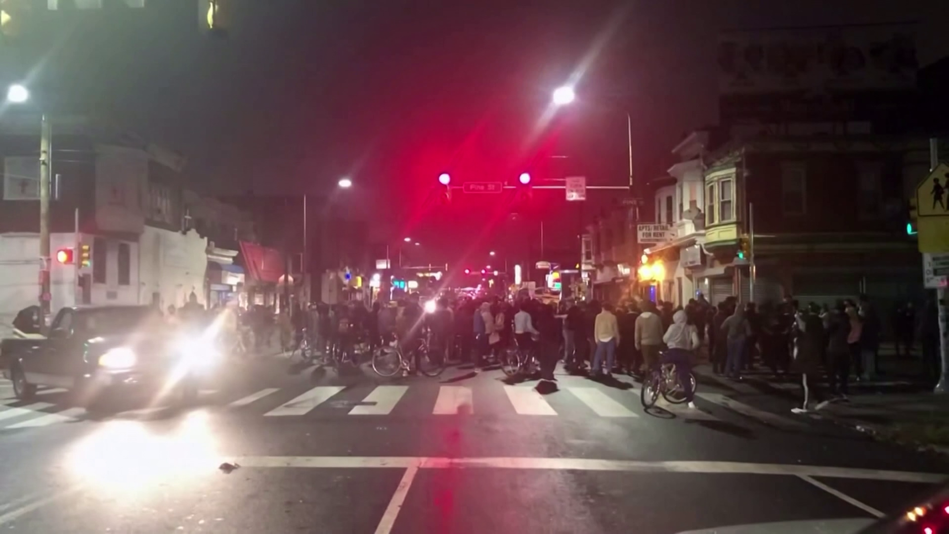 Erőszakba torkollottak a rasszizmus elleni tüntetések Philadelphiában