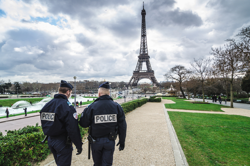 Tízéveseket is kihallgatott a rendőrség a francia tanárgyilkosság ügyében