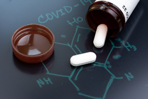 Szijjártó: Egymillió favipiravir tabletta érkezett Kínából