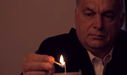 Orbán Viktor meggyújtotta az első gyertyát az adventi koszorún