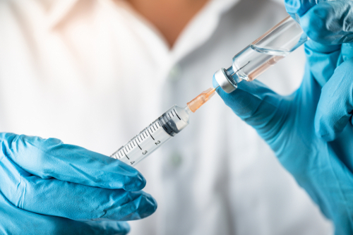 A BioNTech és a Pfizer benyújtotta kérelmét a vakcinájuk európai engedélyezésére