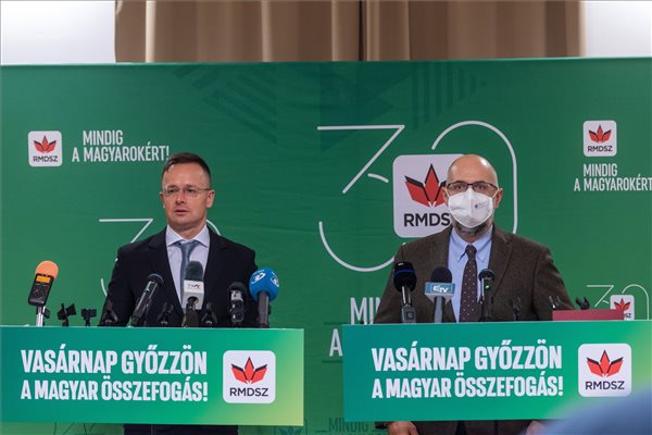 Szijjártó: Jót tenne a magyar-román viszonynak, ha az RMDSZ erősebb lenne a román parlamentben