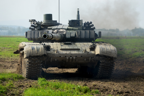 Megérkezett Tatára az utolsó két Leopard 2A4 harckocsi