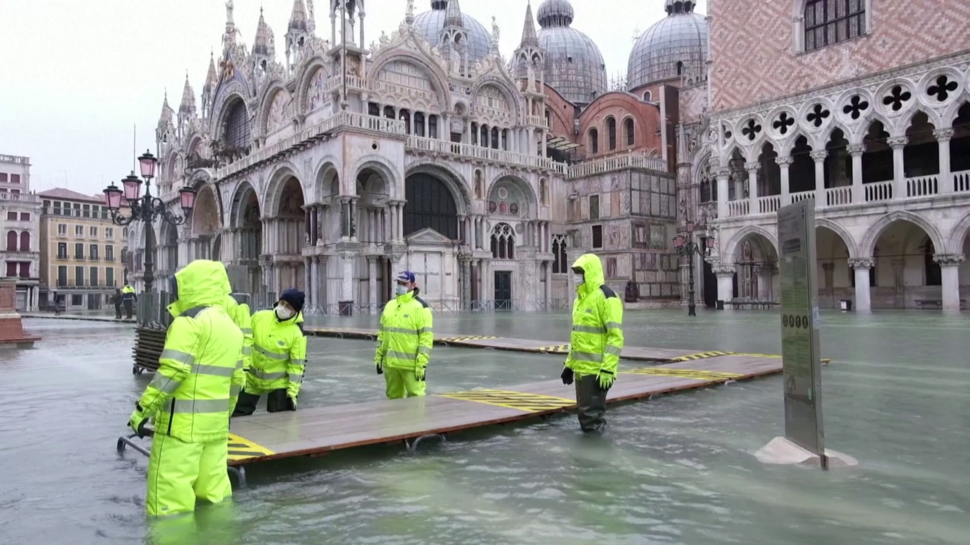 Víz alatt Velence egy része