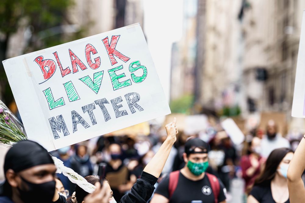 Autó hajtott a Black Lives Matter mozgalom tüntetői közé Manhattenben