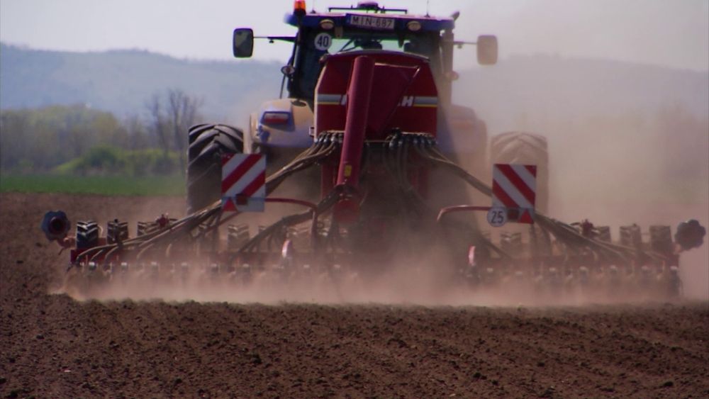 Soroló: A hazai gazdáknak most az európai zöld lobbival gyűlhet meg a bajuk