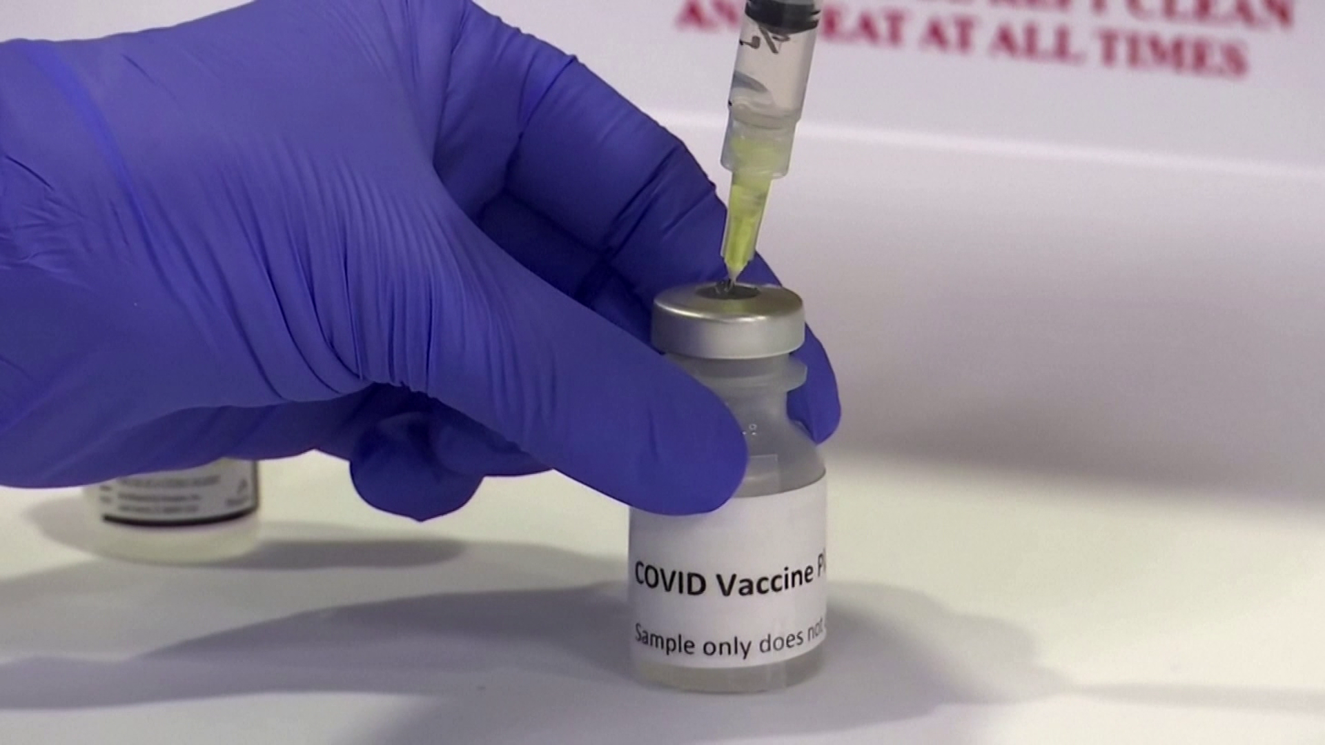 Több mint 200 ezren regisztráltak a koronavírus elleni vakcinára
