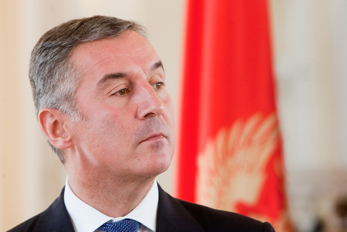 Tüdőgyulladással kórházba került a montenegrói elnök, koronavírustesztje negatív