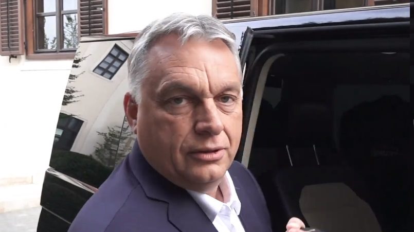 Orbán Viktor meglátogatta a megkéselt rendőrt a kórházban