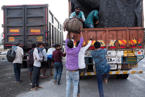 Harmincegy migránst szállító török és román embercsempészt fogtak el