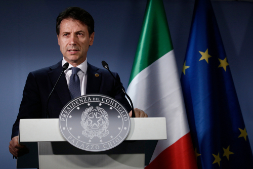 Az olasz kormányfő parlamenti többség nélkül is folytatni akarja a kormányzást