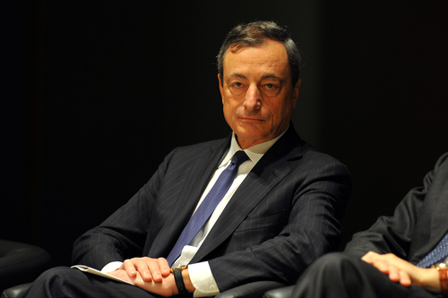 Az olasz államfő felkérte Mario Draghit a kormányalakításra