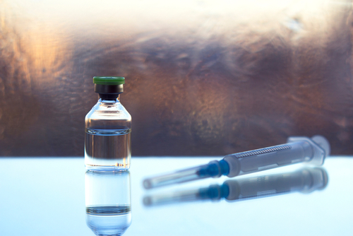 300 millió adag vakcina vásárlásáról állapodott meg az EU és a Pfizer/Biontech
