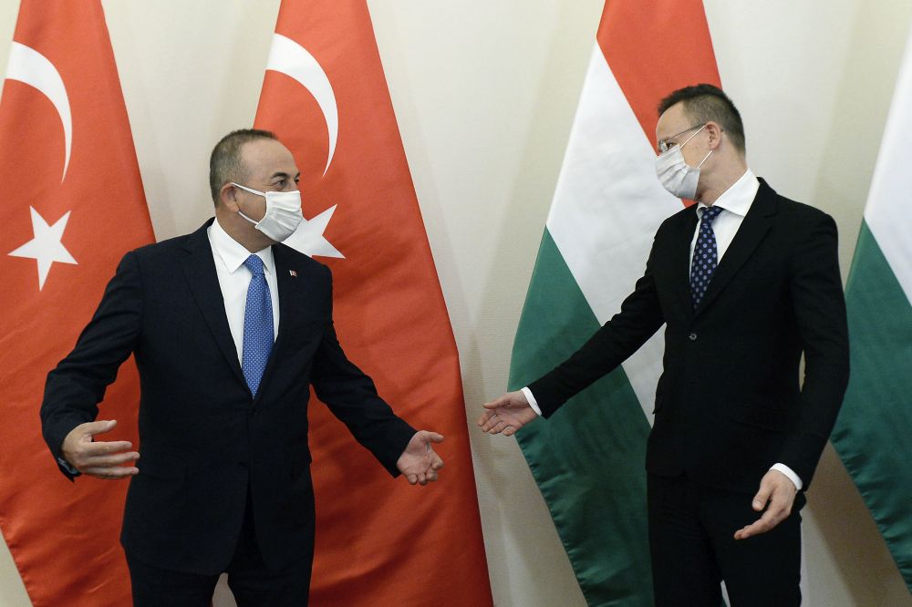 Szijjártó: Erősíteni kell a magyar-török együttműködést