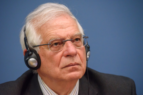 Borrell: Nemzetközi jogot sért a fegyvertelen tüntetők elleni fegyverhasználat