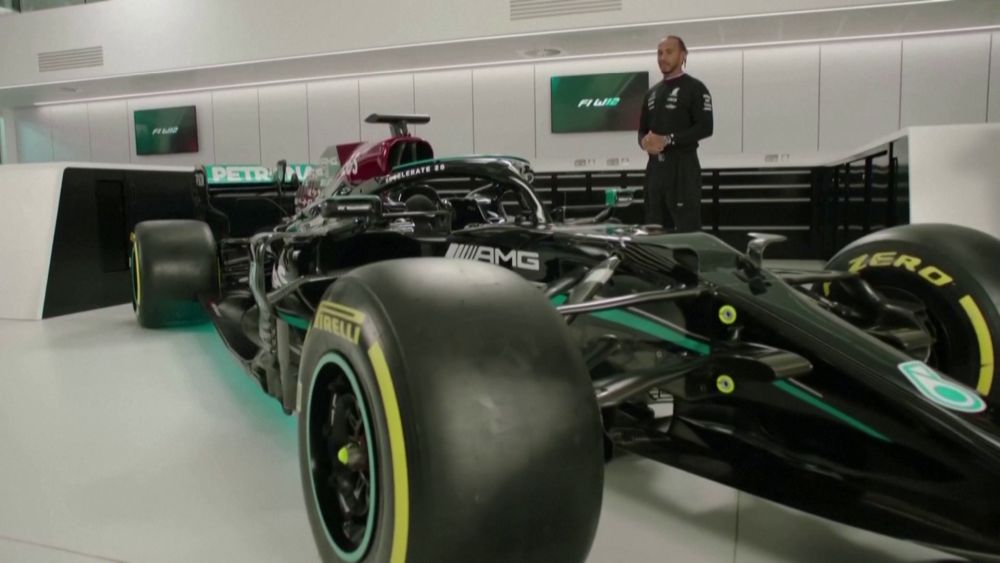 F1: bemutatta új autóját a címvédő is