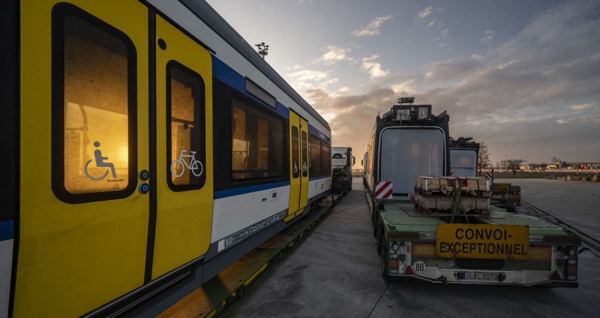 Elindul a második tram-train szerelvény Magyarországra