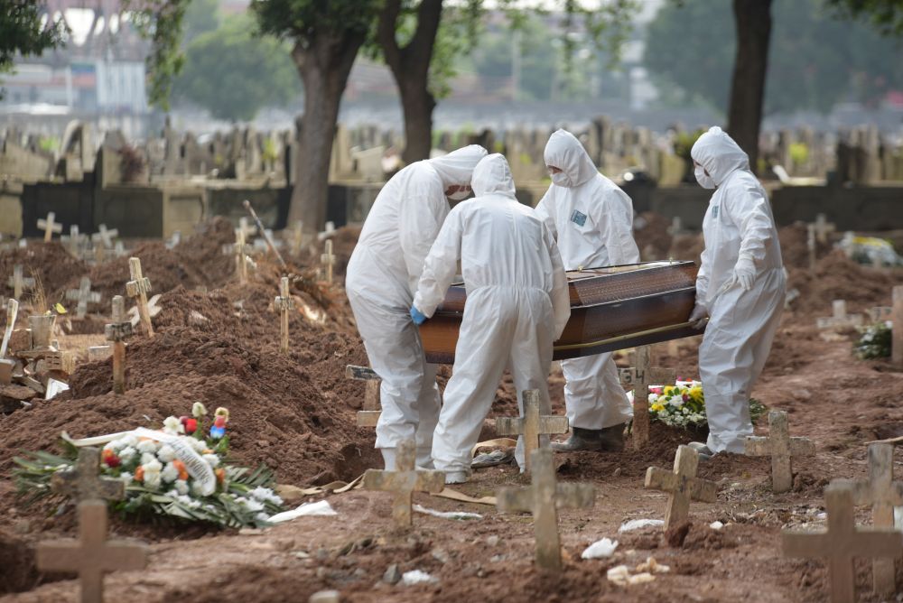 Koronavírus - Brazíliában most először átlépte a napi kétezret a halottak száma