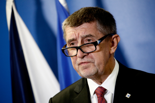 Rekordalacsony az elégedettség a belpolitikai helyzettel Csehországban