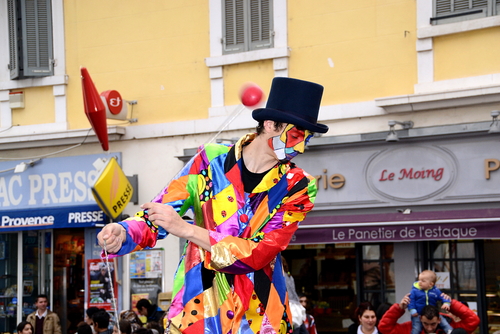 Több ezren karneváloztak a dél-franciaországi Marseille-ben