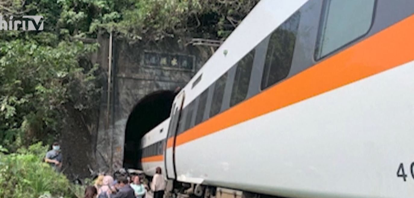 Súlyos vonatbaleset történt Tajvanon