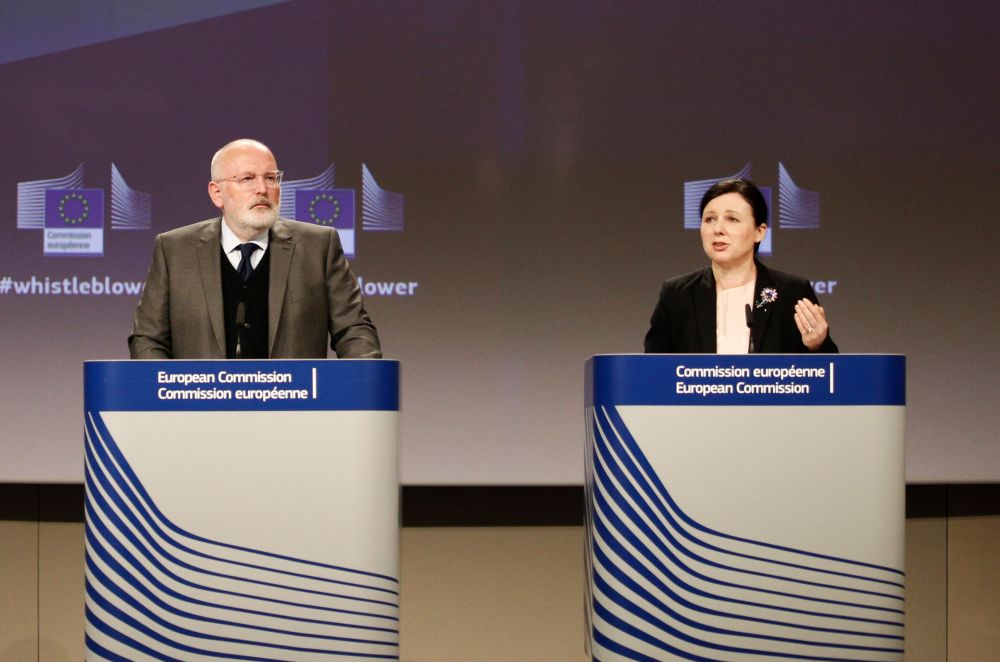 Jourová és Timmermans: európaiságból, szolidaritásból elégtelen