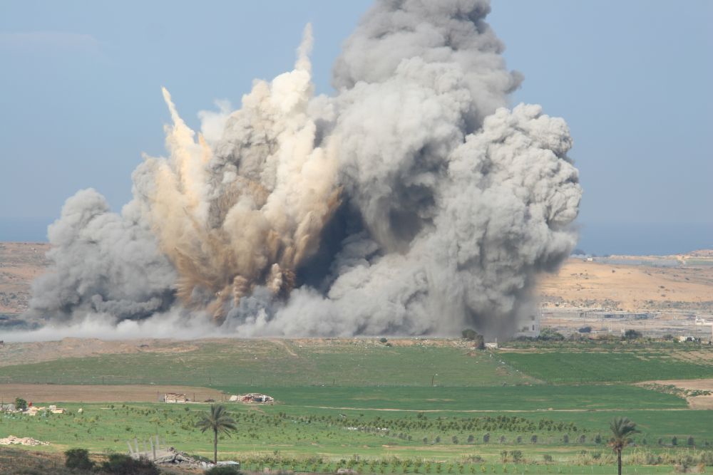 Izrael légi csapásokat mért a Hamász létesítményeire
