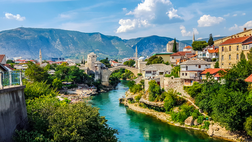 Nyolcvanezer adag Sinopharm oltóanyag érkezik a boszniai Szerb Köztársaságba