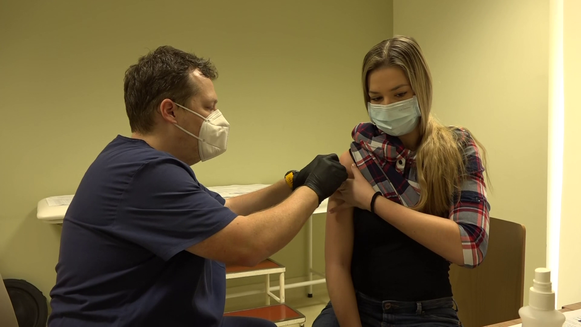 Mától a 16 és 18 év közöttiek is regisztrálhatnak védőoltásra