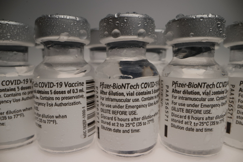 Az Egyesült Államokban engedélyezték a 12-15 évesek oltását Pfizer-vakcinával