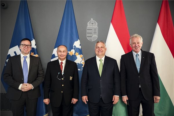 Orbán Viktor fogadta a FINA alelnökét, elnökjelöltjét