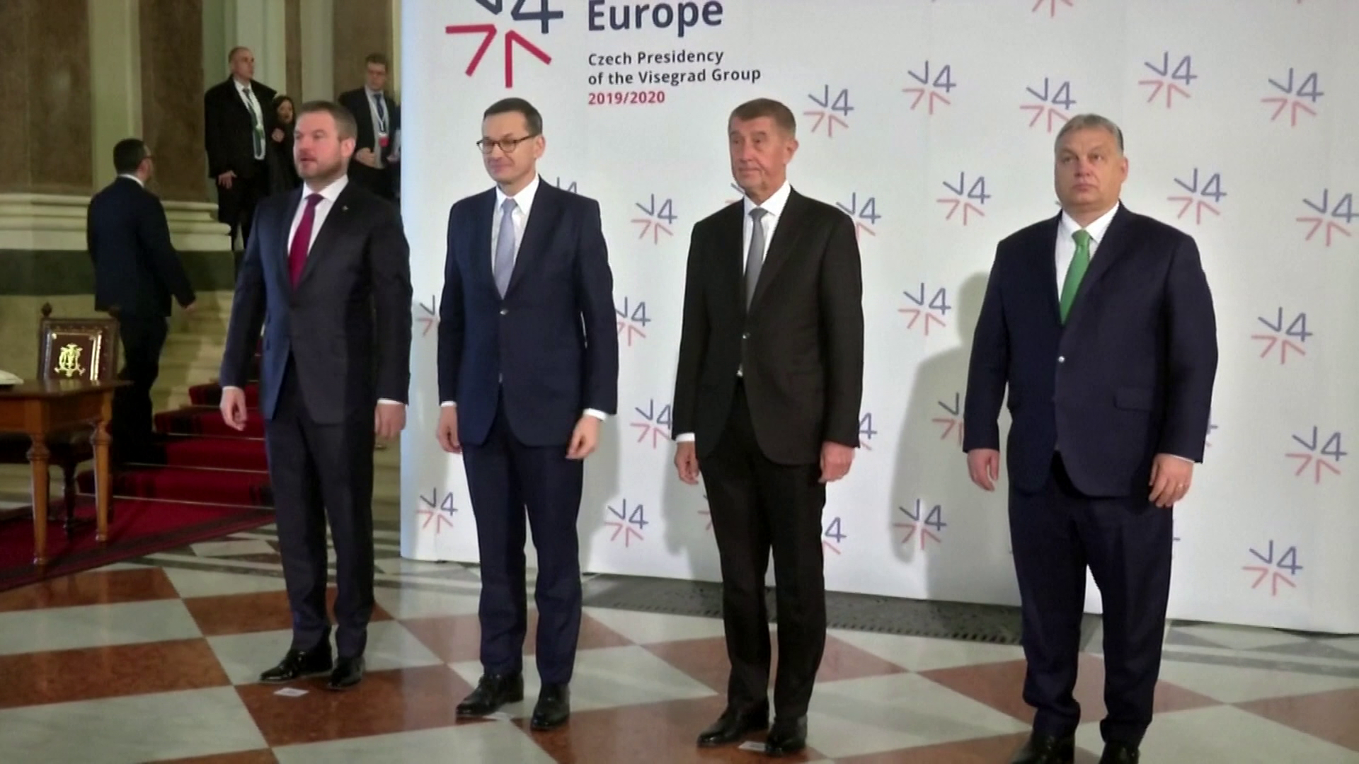 Orbán Viktor kormányfő szerint az uniónak egyenrangúan kell kezelni a V4-országokat
