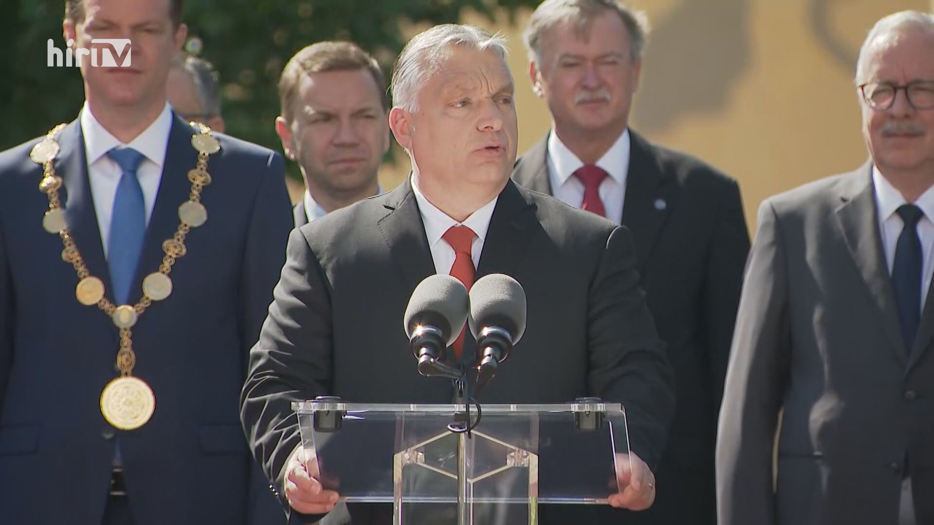 Orbán Viktor: Nem hagyhatjuk, hogy mások mondják meg, hogyan éljünk