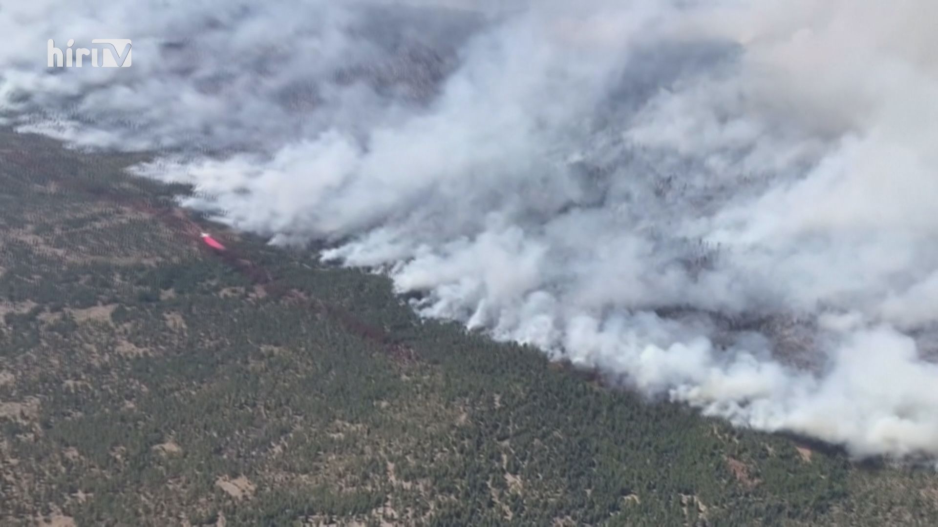 Nem bírnak az erdő- és bozóttüzekkel az amerikai tűzoltók
