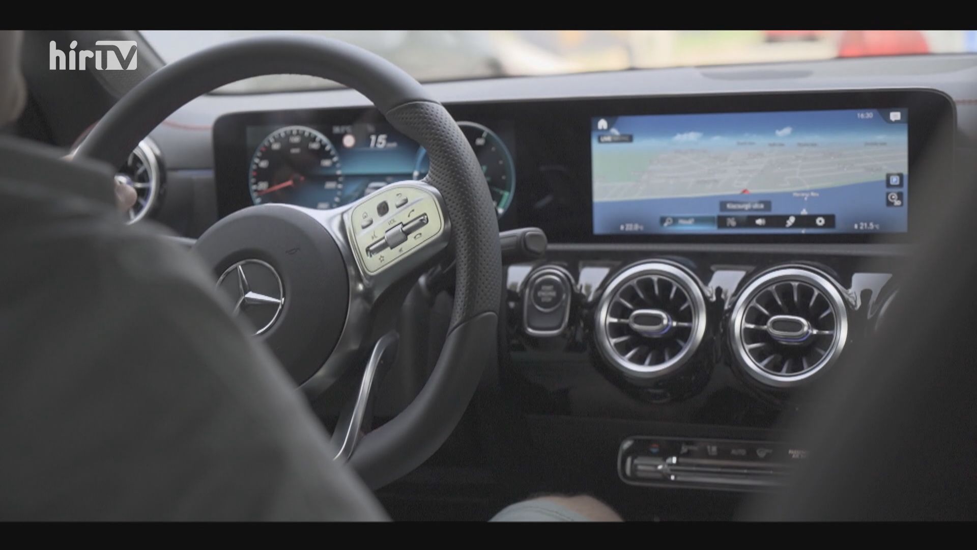 StartStop: Teszteltük a Mercedes CLA-t, a márka legdögösebb autóját