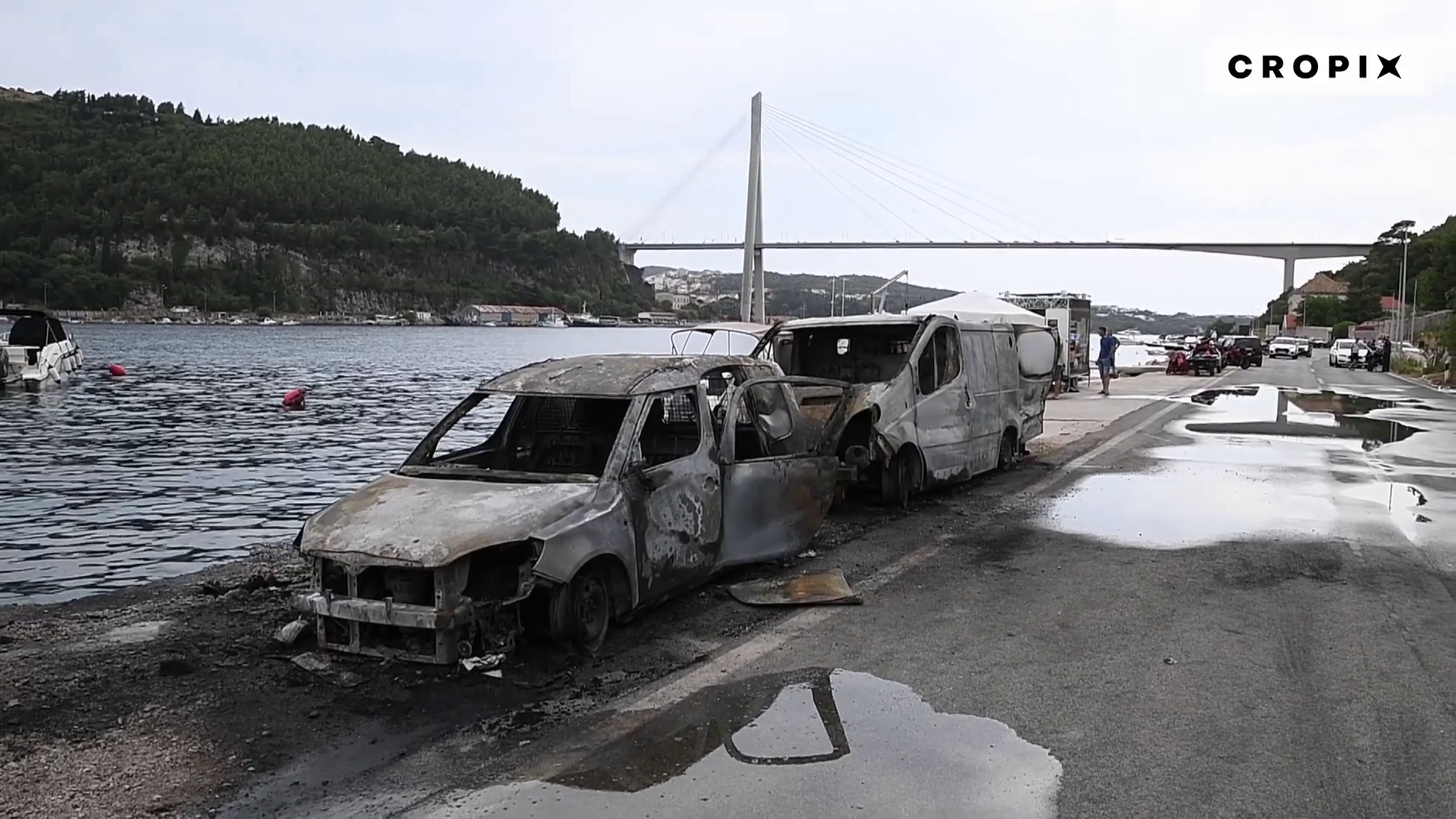 Egy kisbusz miatt lángolt a dubrovniki tengerpart