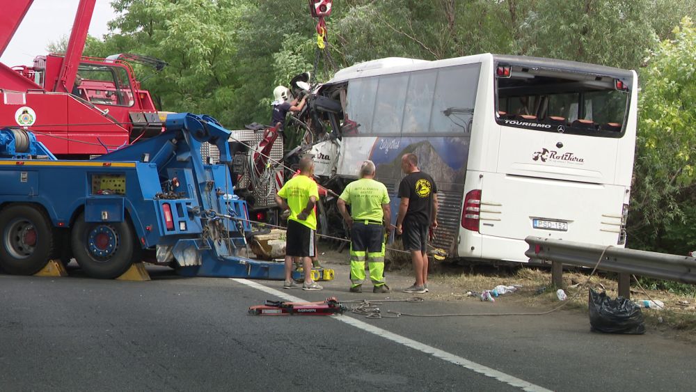Megrázó részletekről számolt be az ütközést túlélő buszsofőr