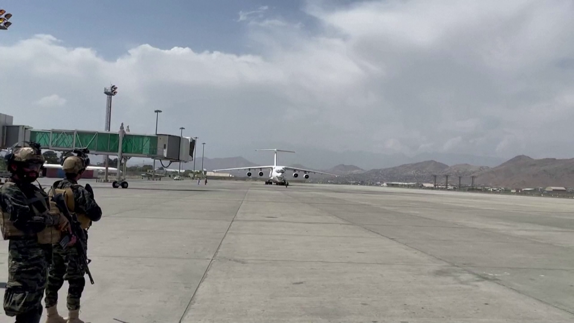 Újra megnyitották a kabuli repteret