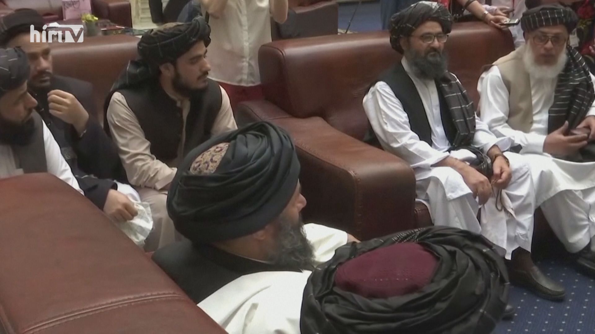 Harcok a Pandzsír-völgyben, új tálib kormány Afganisztán élén