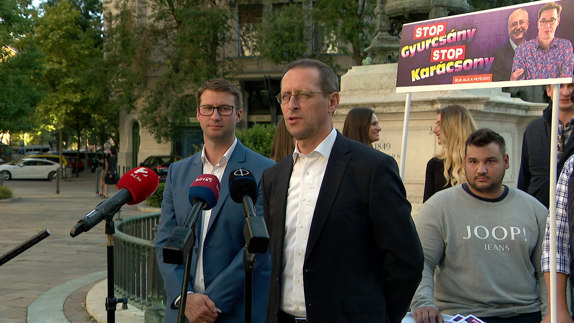 A pénzügyminiszter is aláírta a Stop Gyurcsány! Stop Karácsony! petíciót