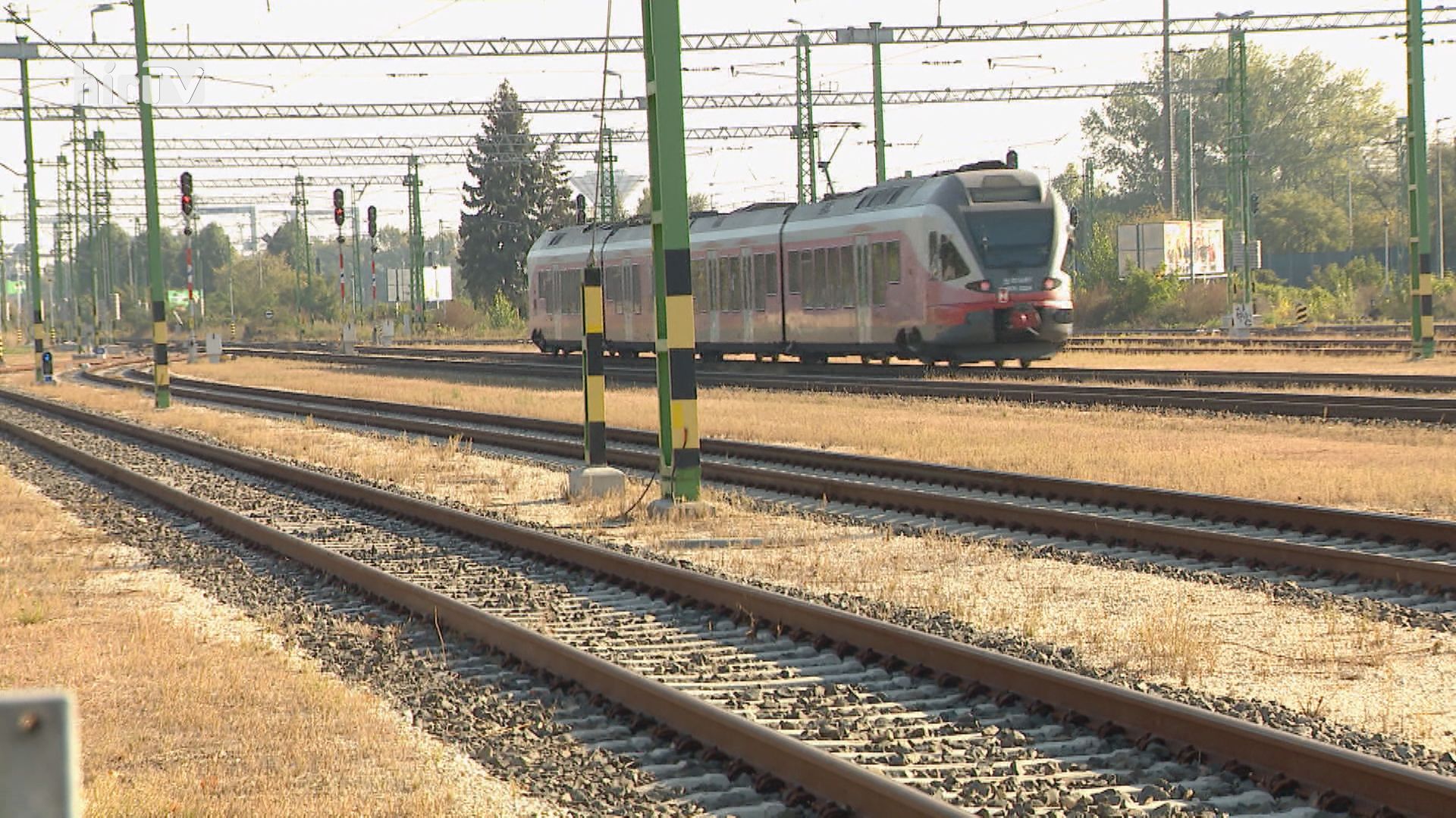 Átadták a Kelenföld és Százhalombatta között megújított vasúti pályát