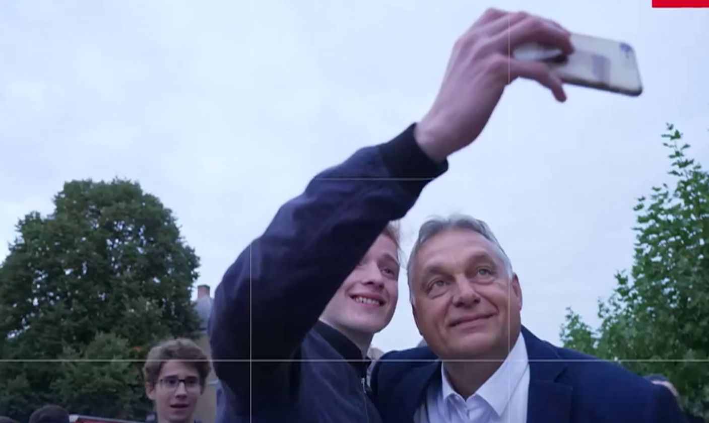 Orbán Viktort nem engedte el a tömeg