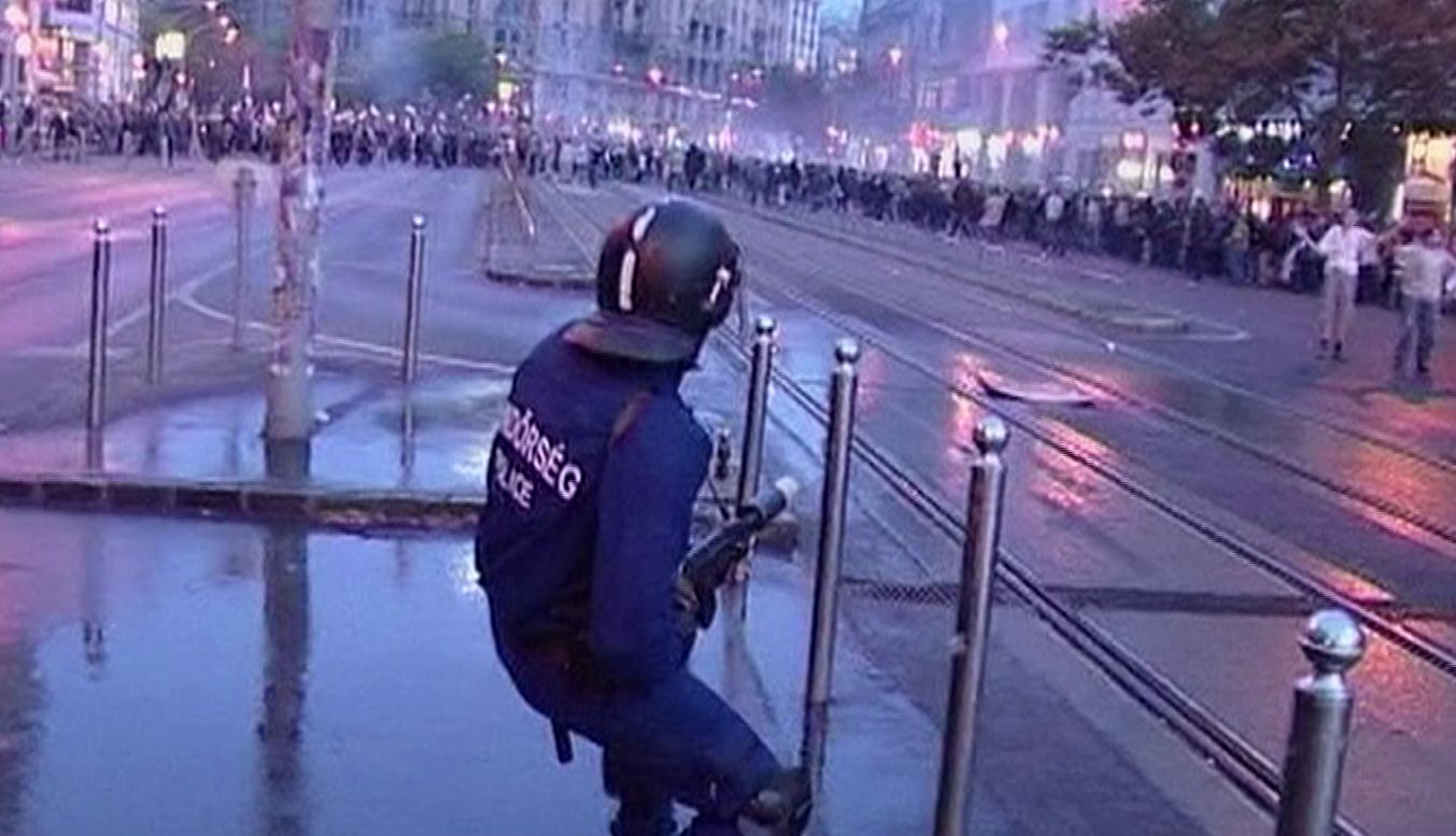 15 éve történt a rendőrterror - Hír TV