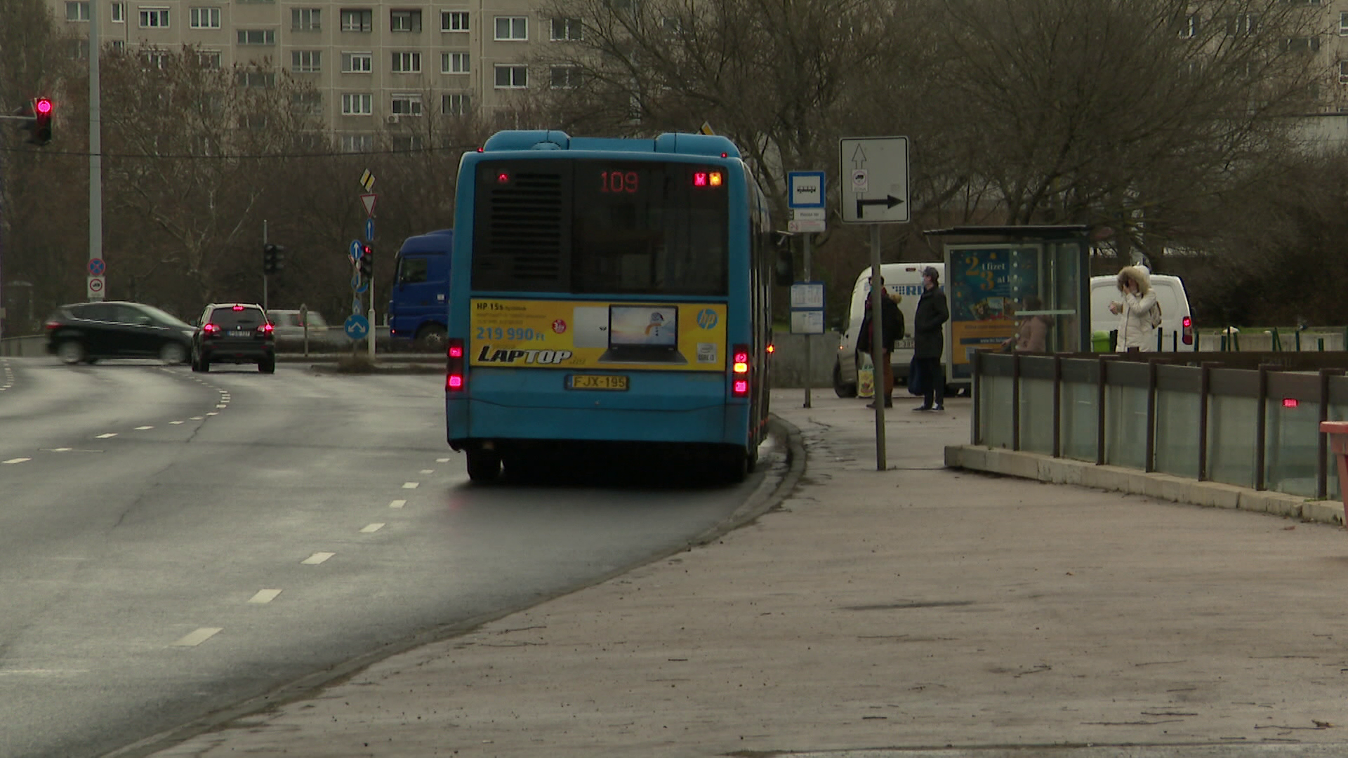 Fővárosi Fidesz: Húsz busz árát égette el  a főváros a reklámtenderen 