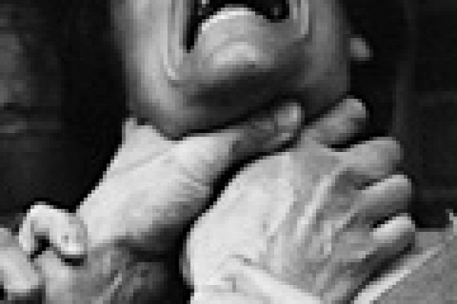 Egy cigiért taposták gyerekek 40 centis iszapos sárba egy férfi fejét