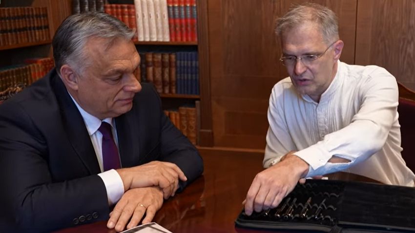 Orbán Viktor: Magyar kézbe magyar tollat! + VIDEO