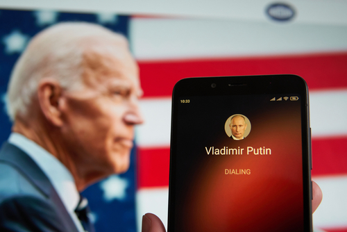 Putyin és Biden virtuális csúcstalálkozót tart kedden Ukrajnáról