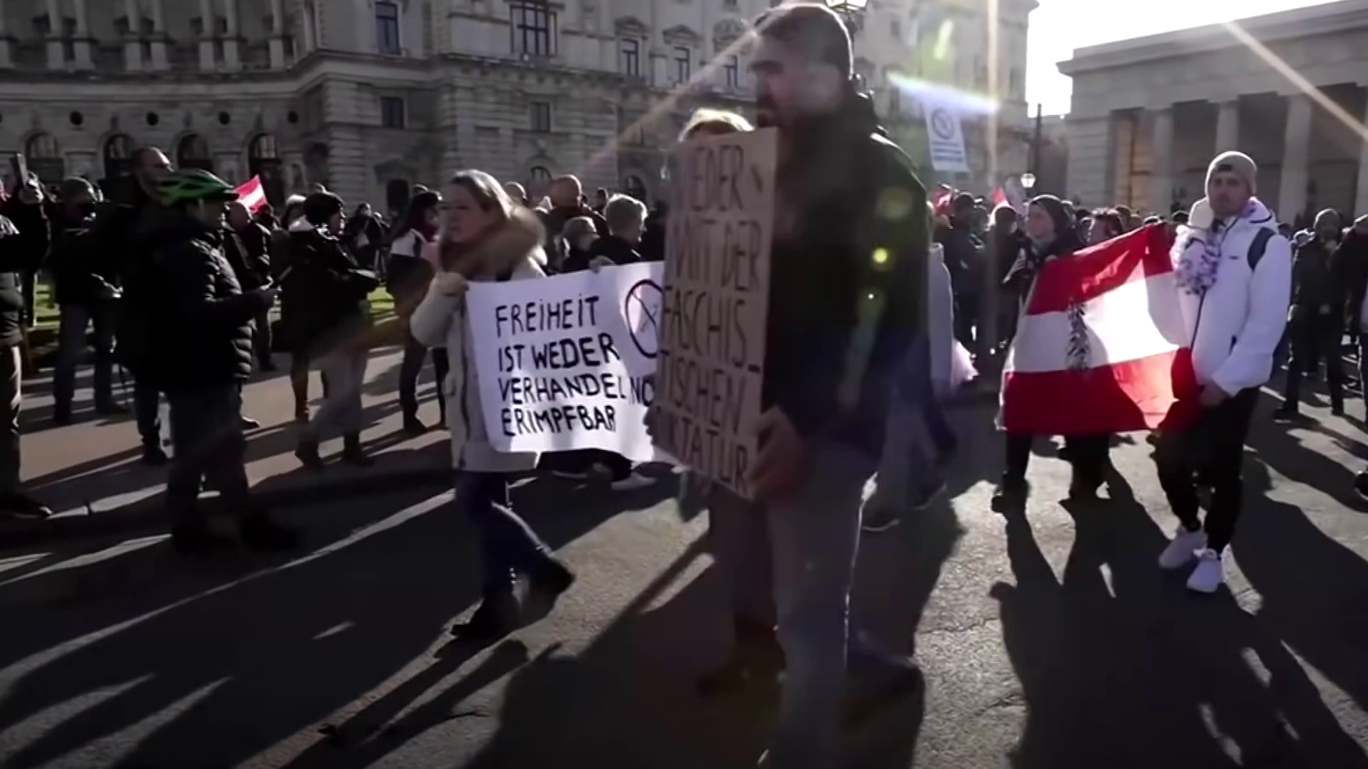 Újra utcára vonultak az oltásellenes tüntetők Európában