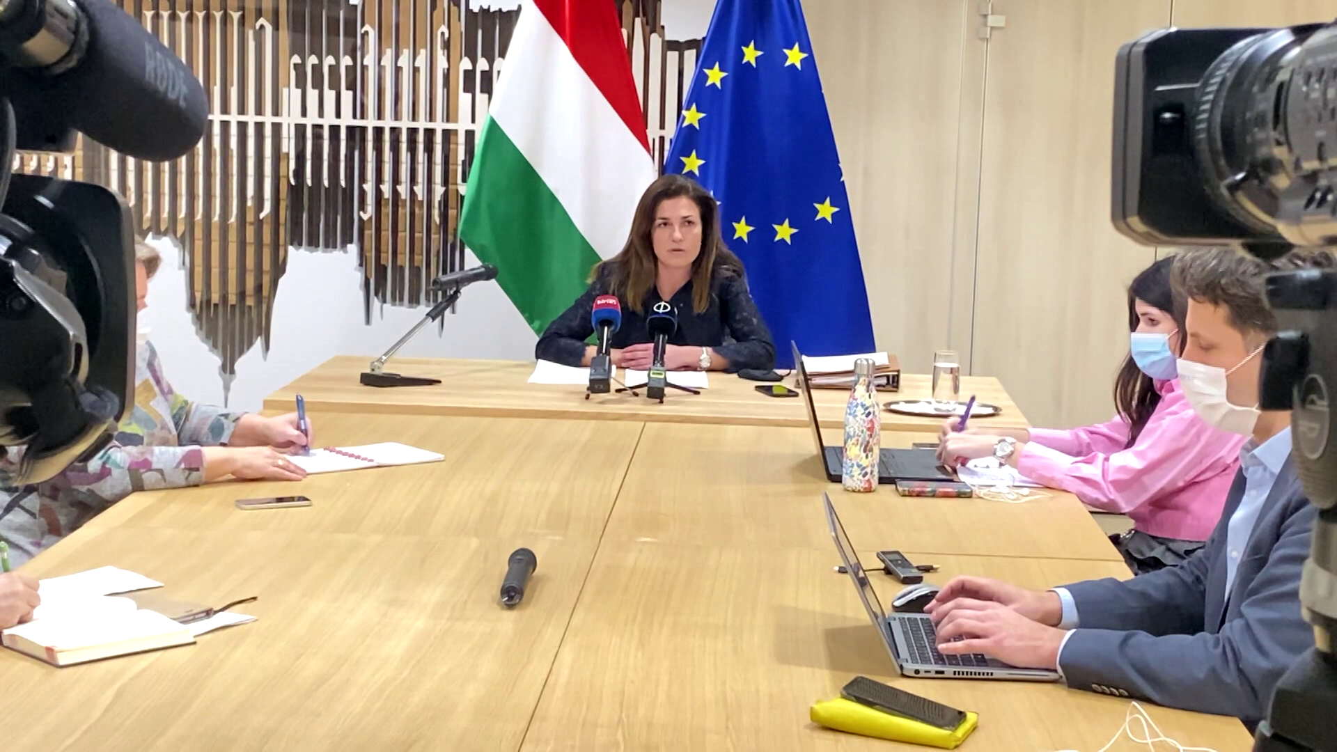 Varga Judit: A magyar kormány kiáll a gyermekek és szülők jogai mellett 