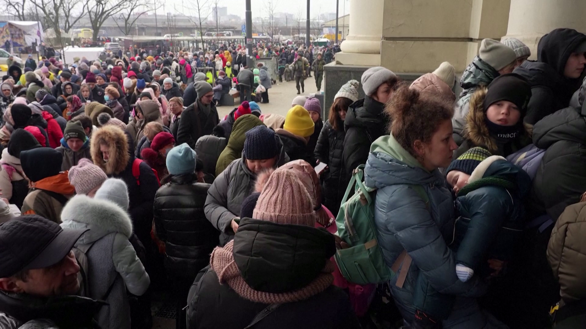 Meghaladta az egymilliót az Ukrajnából Európába menekülők száma 